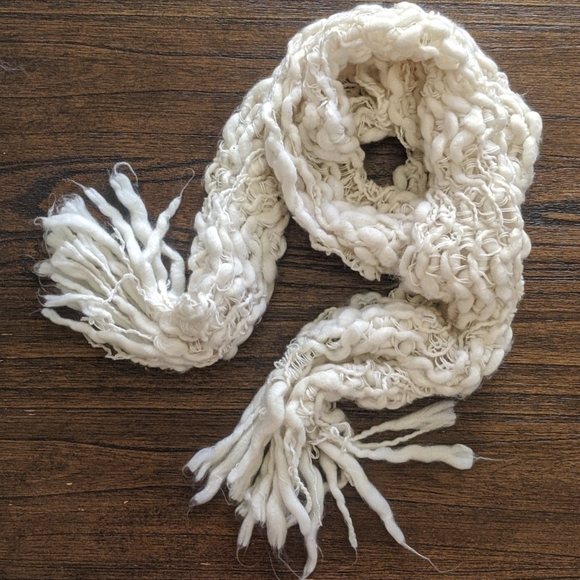 💕HOST PICK💕 Fluffy Scarf - Picture 2 of 6